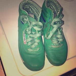 Old school reebok classic in green